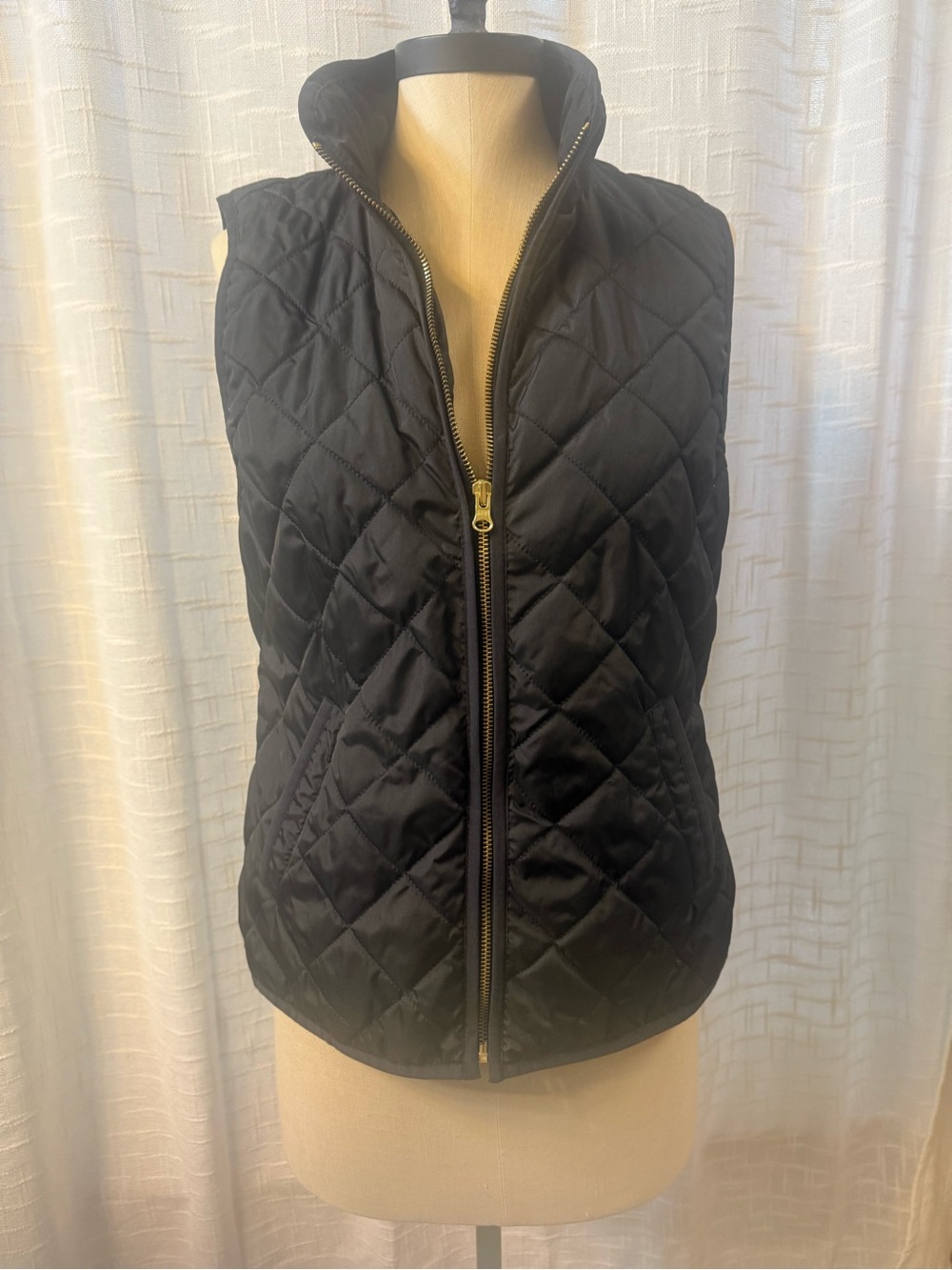 Old Navy Black Quilted Zip-Up Women's Vest